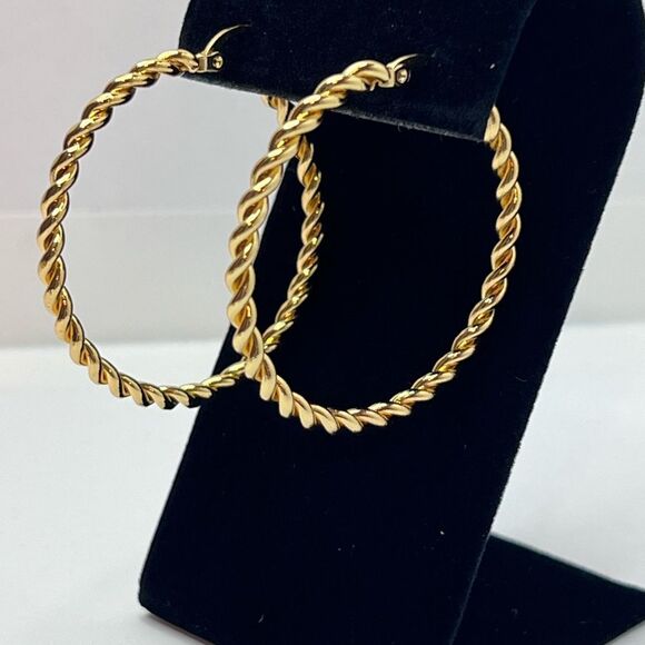 Stainless Steel Hoop Earrings. 18K Gold Plated - Picture 5 of 5